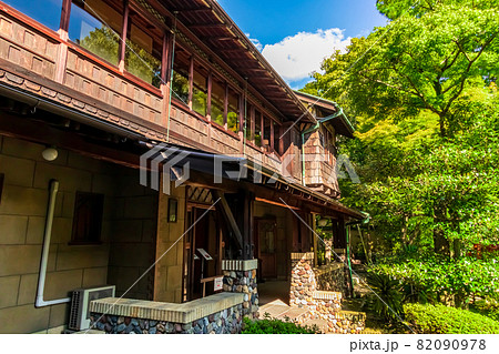 揚輝荘、北庭園にたたずむ伴華楼〈愛知県名古屋市〉 82090978