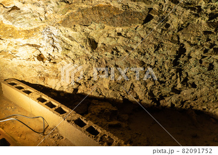 稲積水中鍾乳洞 82091752