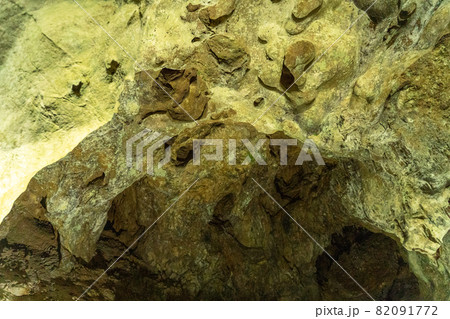 稲積水中鍾乳洞 82091772