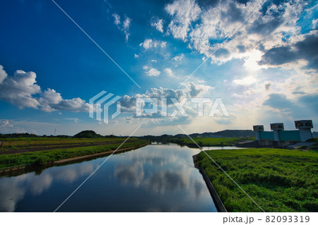 穏やかな景色、北浦川水門 82093319