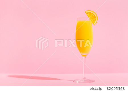 Refreshing orange Mimosa cocktails with champagne. 82095568