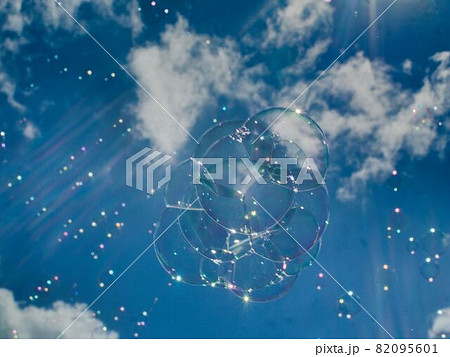 青空とシャボン玉 青空とシャボン玉 82095601