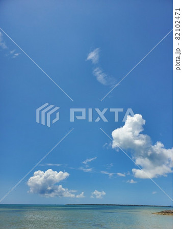 沖縄 石垣島 コバルトブルーの海 沖縄 石垣島 コバルトブルーの海 82102471