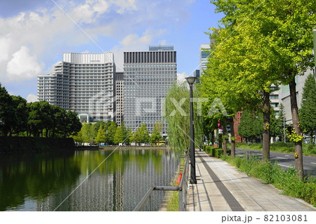 9月　千代田734パレスホテル東京と日本生命丸の内ガーデンタワー･日比谷通り 82103081