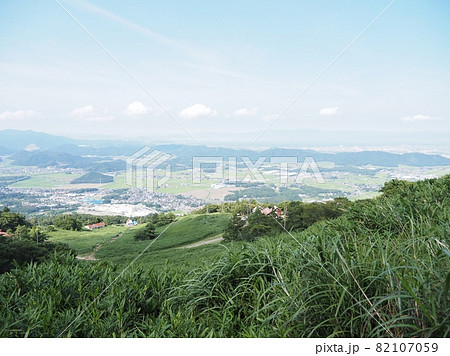 伊吹山から見下ろした米原の街並み 伊吹山から見下ろした米原の街並み 82107059