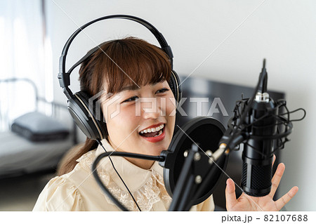 若い女性の歌ってみた 若い女性の歌ってみた 82107688