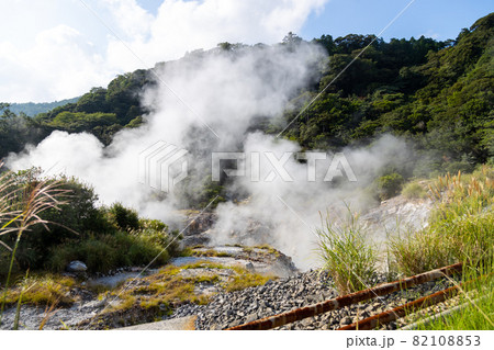 鹿児島県霧島市の硫黄谷噴気地帯 82108853
