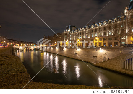 夜のセーヌ川 夜のセーヌ川 82109294