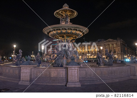 夜のコンコルド広場 82116814