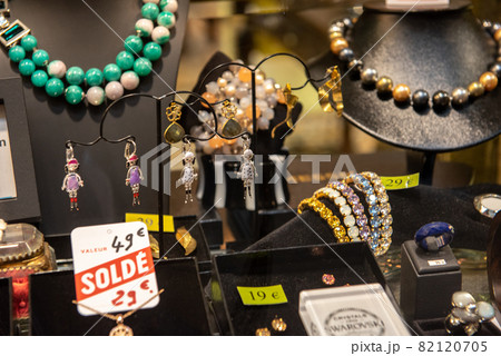 パリ　そぞろ歩き 82120705