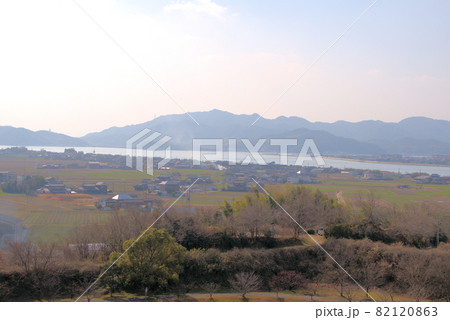 神崎緑地から見た早春の吉井川河口と児島湾と児島半島 岡山県岡山市東区 神崎緑地から見た早春の吉井川河口と児島湾と児島半島 岡山県岡山市東区 82120863