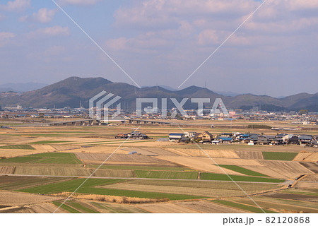 神崎緑地から見た岡山平野と芥子山3　岡山県岡山市東区 82120868