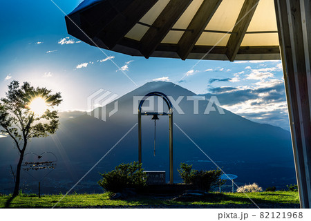 静岡県 誓いの丘から望む富士山 82121968