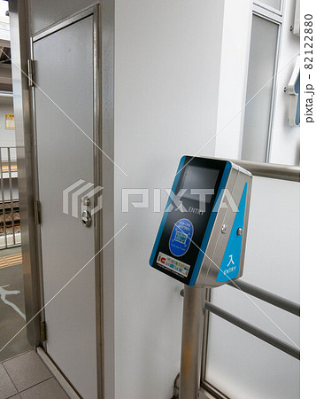 琴電伏石駅：自動改札機 82122880