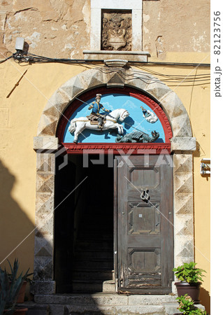 Old city buildings in Lovran, Adriatic coast, Kvarner bay, city details, Croatia Old city buildings in Lovran, Adriatic coast, Kvarner bay, city details, Croatia 82123756