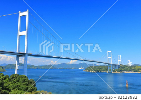 【愛媛県】快晴下の来島海峡大橋 82123932