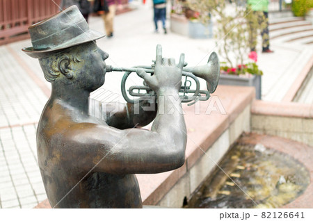 Kobe Jazz street, popular tourist area in Kobe, Japan 82126641