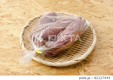 さつまいも（紅はるか）袋入り 82127444