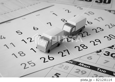 引っ越しトラック　ゴトー日　カレンダー　繁忙期　月末　下旬　宅配 82128114