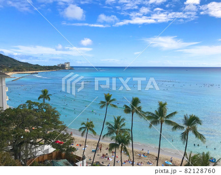 ハワイのモアナサーフライダーホテルからのワイキキビーチとダイヤモンドヘッド ハワイのモアナサーフライダーホテルからのワイキキビーチとダイヤモンドヘッド 82128760