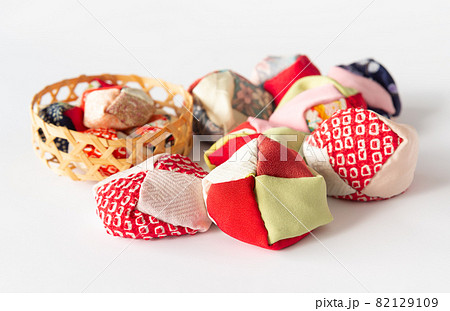 六つ目籠に入ったお手玉　伝承遊び　認知症予防　昔遊び 82129109