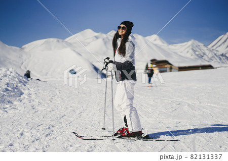 woman in ski resort in colorado 82131337