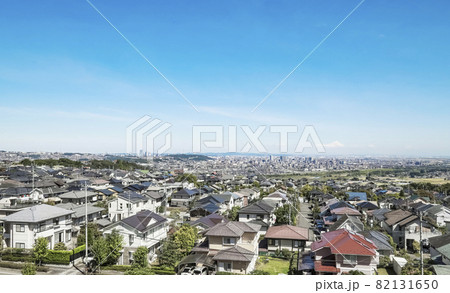 郊外の住宅地 郊外の住宅地 82131650