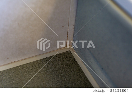 風呂のリフォーム　パッキンの汚れ 82131804