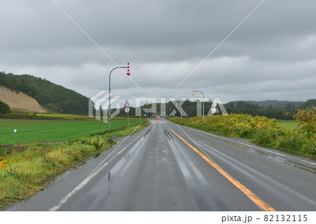 秋雨の摩周湖と付近の風景 秋雨の摩周湖と付近の風景 82132115