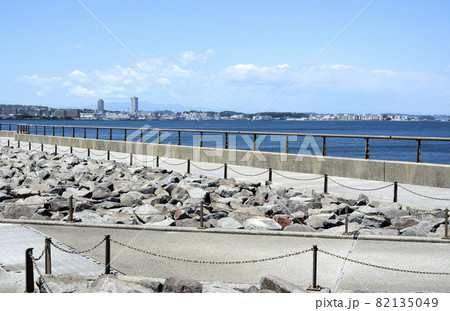 海辺の遊歩道　うみかぜの路　防潮堤 82135049