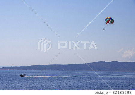 Para sailing off the coast in Adriatic sea, Croatia 82135598