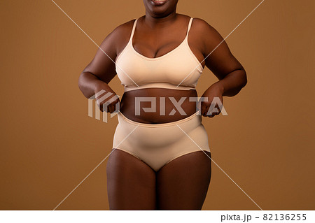 Closeup Of Curvy African American Woman In Underwear 82136255