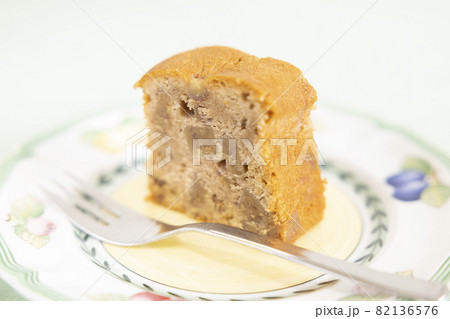 美味しいマロンケーキ 82136576