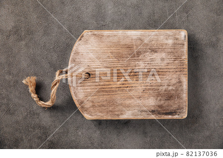 Old wooden vintage chopping board  82137036