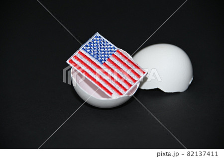 殻を破るアメリカ 82137411