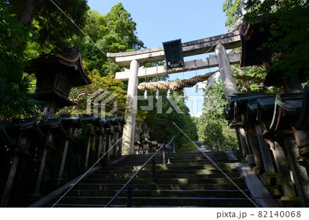 宝山寺 表参道の鳥居 奈良県生駒市 宝山寺 表参道の鳥居 奈良県生駒市 82140068