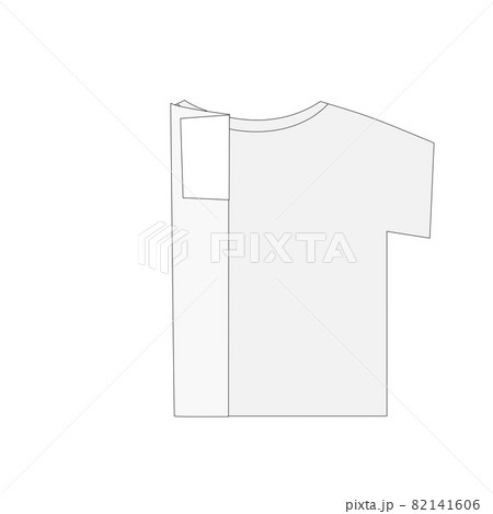 洗濯物の畳み方。半袖Tシャツ左肩を折る 洗濯物の畳み方。半袖Tシャツ左肩を折る 82141606