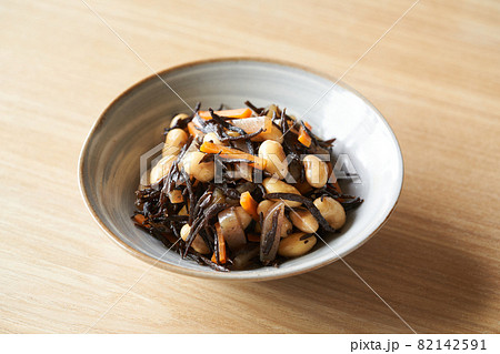 ひじきと大豆の煮物 ひじきと大豆の煮物 82142591