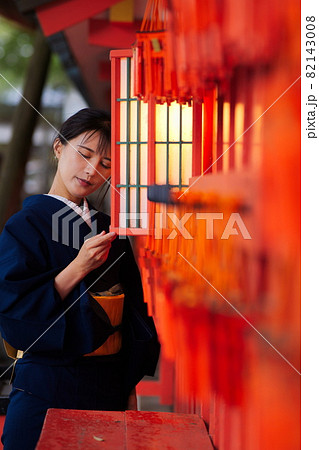 伏見稲荷大社で撮影した着物女子 伏見稲荷大社で撮影した着物女子 82143008