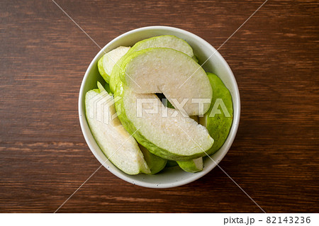 fresh guava fruits sliced 82143236