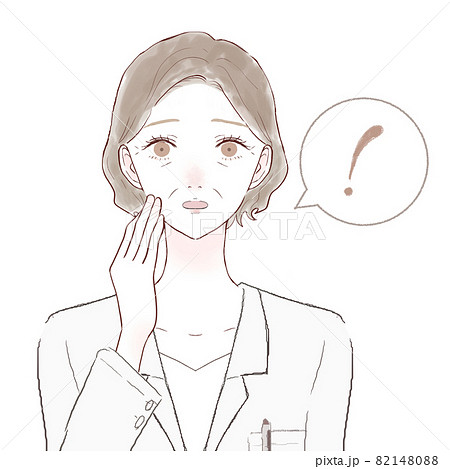 驚いている白衣を着た中年女性 驚いている白衣を着た中年女性 82148088