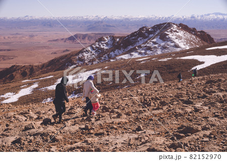 モロッコ ティネリール近郊トドラ渓谷の絶景 82152970
