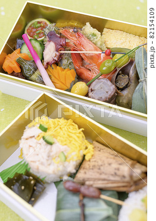 豪華なお弁当 豪華なお弁当 82154109