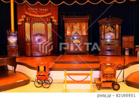 オルゴールと自動演奏楽器 82160931