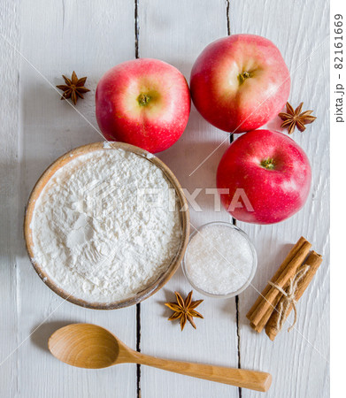 Raw ingredients for apple pie. Raw ingredients for apple pie. 82161669