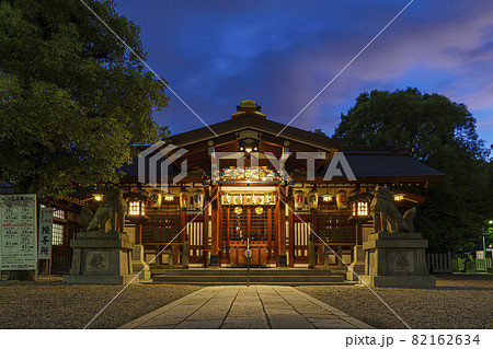 黄昏時の三社神社【大阪市港区】JR弁天町駅周辺 82162634