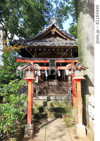 馬橋稲荷神社　境内にある水神社・厳島神社・稲荷神社 82164890