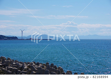 兵庫県淡路島　西海岸から晴海ヶ丘・鳴門方面を望む 82168994