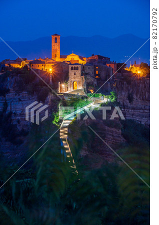 Night view of the village of Civita di Bagnoregio 82170792