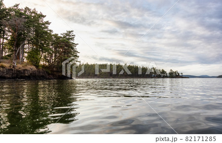 Gulf Islands on the West Coast of Pacific Ocean. 82171285